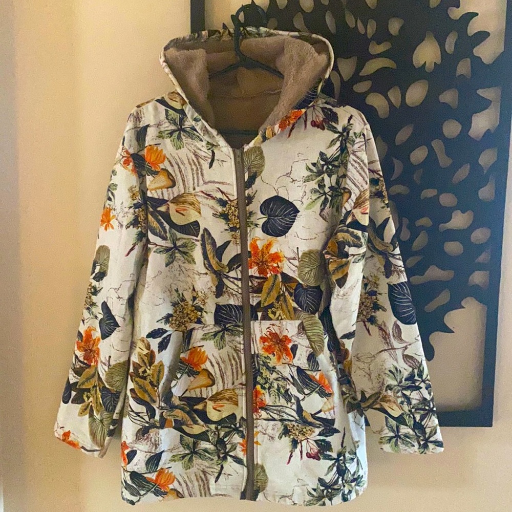 Women’s XL/XXL Fun Pattern Long Zip Up